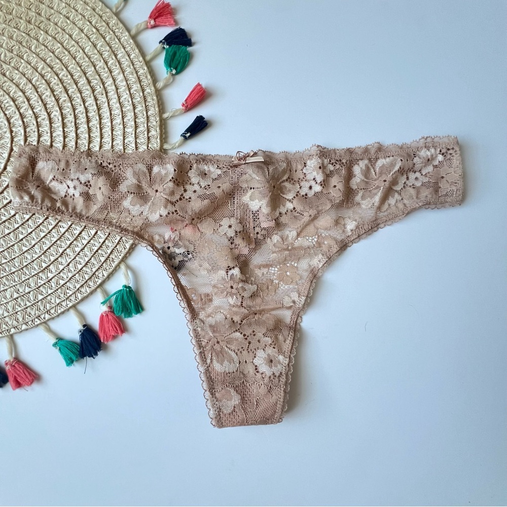 Victoria's Secret Body By Victoria Lace-Front Thong Panty Praline Large NEW